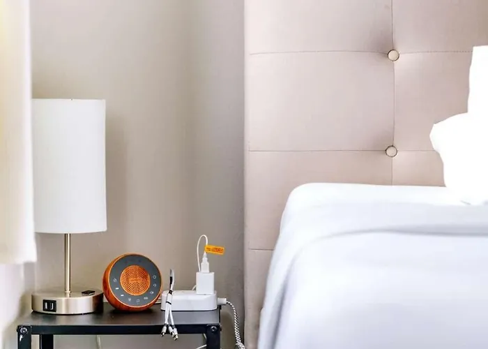 Apartamento Jungle House Downtown Free Parking Sleeps 6 - Steps To Convention Center & Nationwide Arena - 1br Short North Luxury - Over 5,800 Five Star Columbus