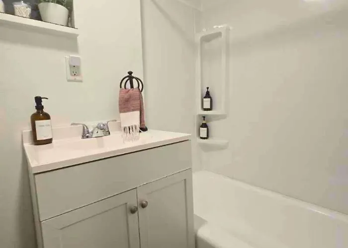 Apartamento Jungle House Downtown Free Parking Sleeps 6 - Steps To Convention Center & Nationwide Arena - 1br Short North Luxury - Over 5,800 Five Star Columbus